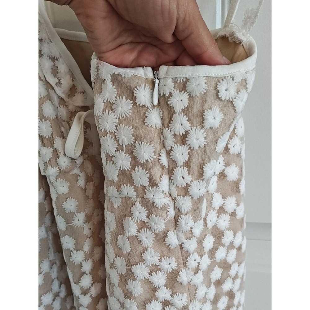 White Floral Daisy Lace Mini Dress Tie Front Ruffle Hem Nude Lining XL Beach - Picture 9 of 16
